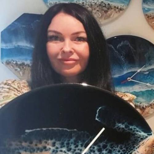 Schapelle Corby Is Now A Clock Maker And Sells Her Handmade Pieces Online